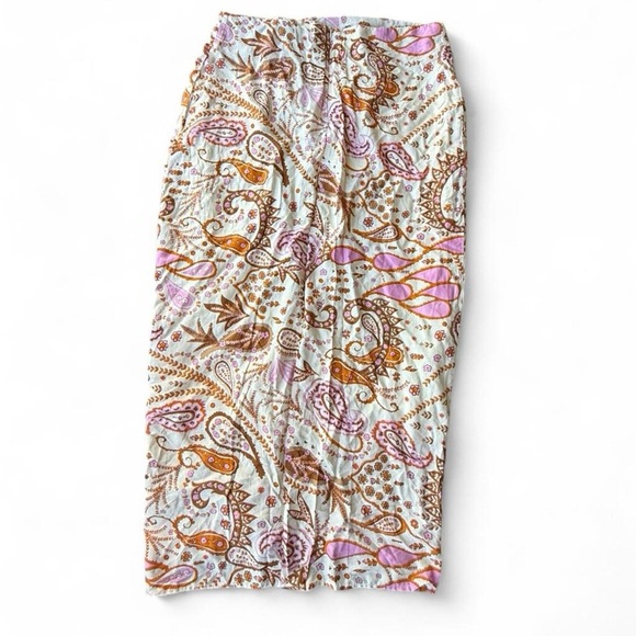 Cream Paisley Midi Skirt with Front Slit and Pink Accents - Picture 6 of 7